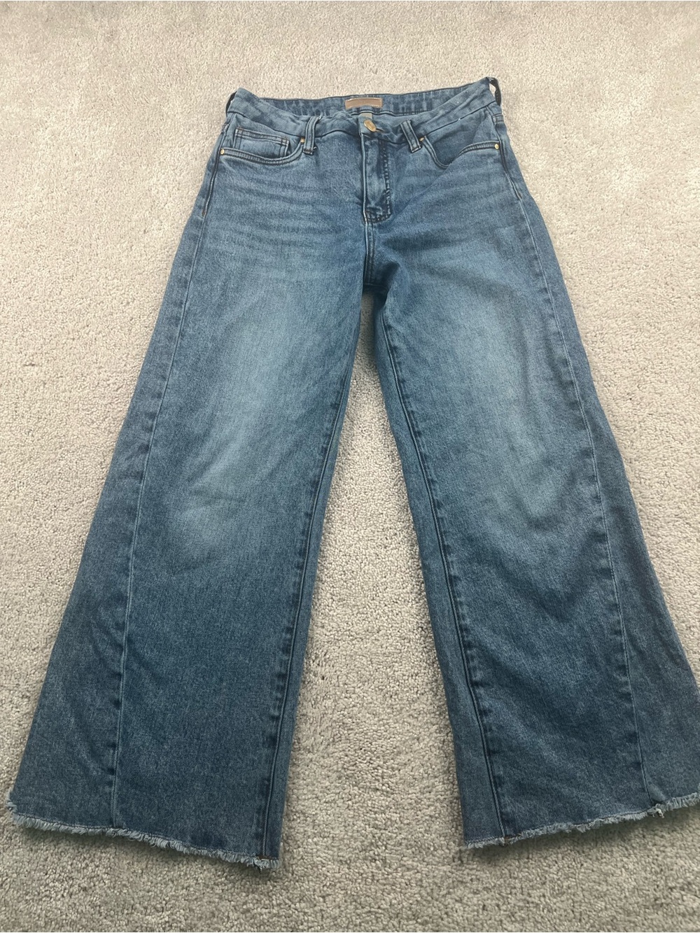Kut from the Kloth Wide Leg Jeans in Medium Blue Wash
